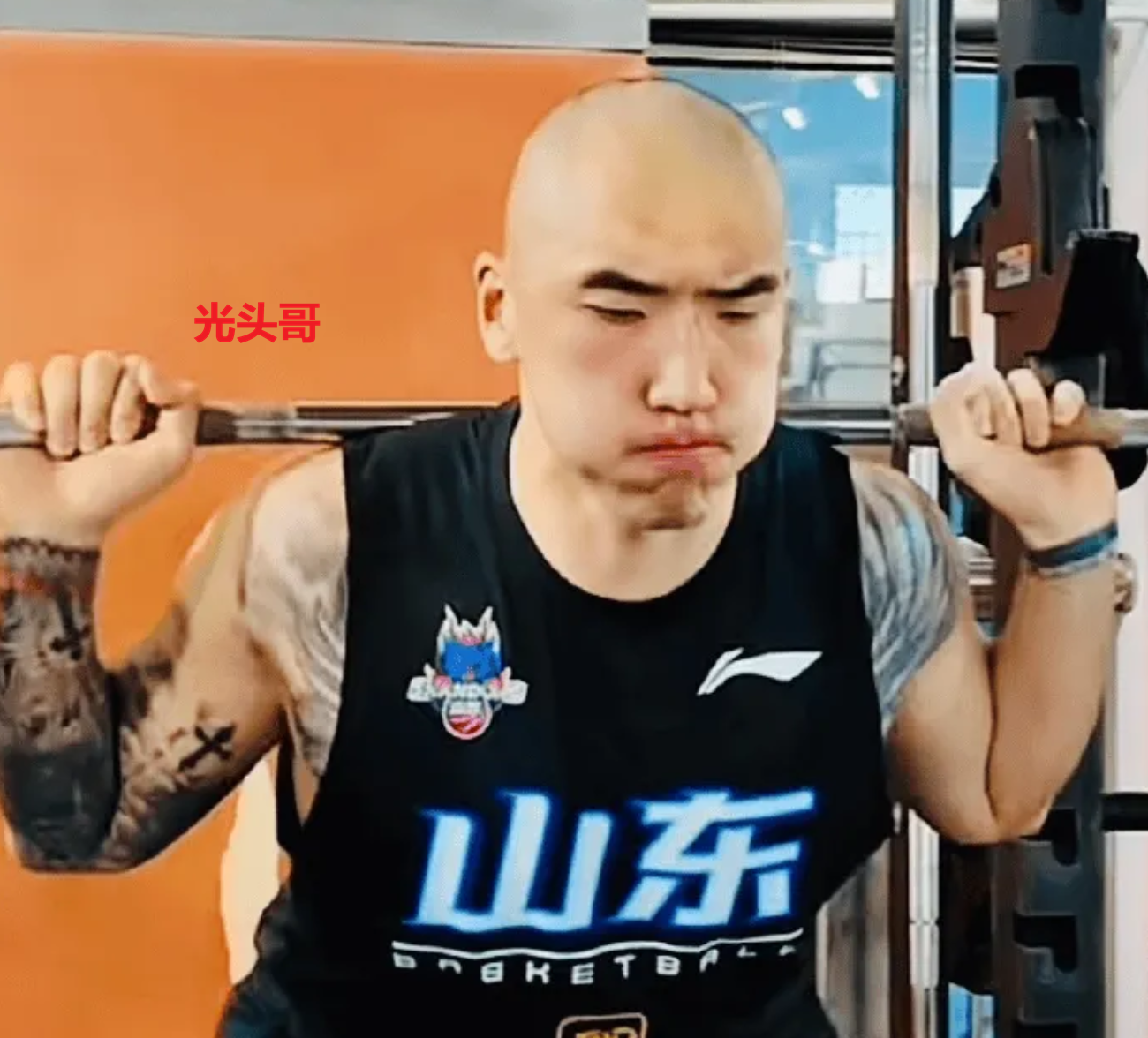 詹姆斯下家争夺进入白热化：三大热门球队谁能最终胜出？